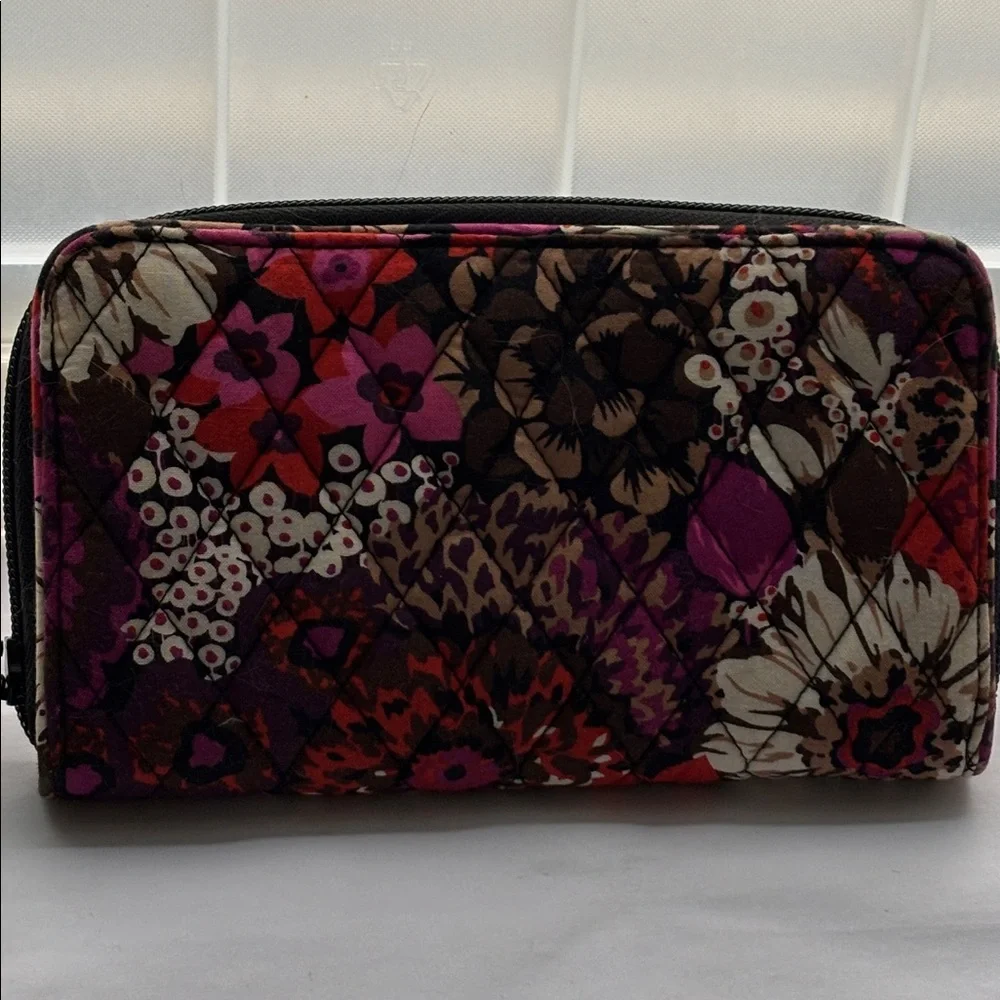 🟡 Brand New Vera Bradley Accordion Wallet, Rosewood Pattern, Multicolored - Picture 3 of 7